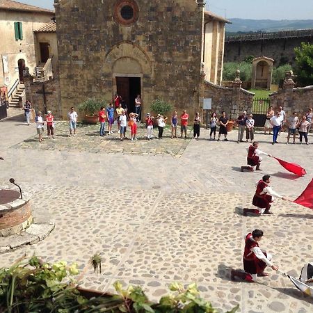 B&B In Piazza Monteriggioni Extérieur photo