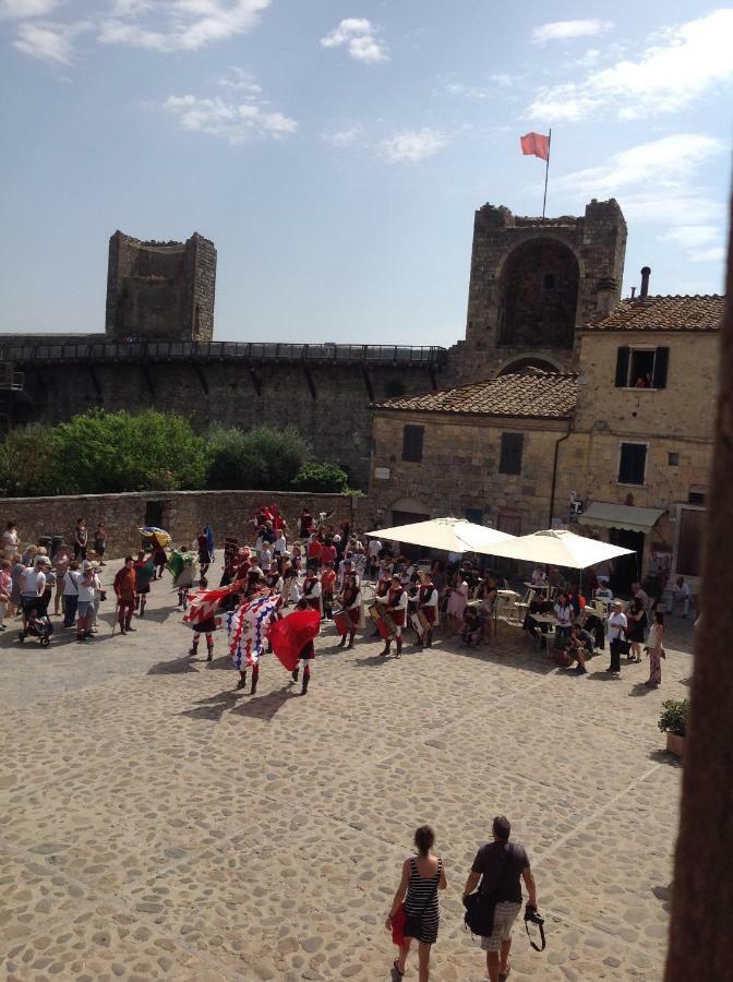 B&B In Piazza Monteriggioni Extérieur photo